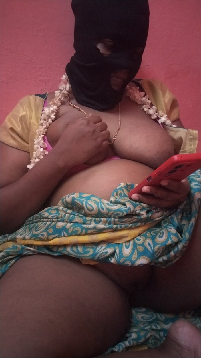 Benita sweety: Tamil Sex Stories Reading by Female Stepmother