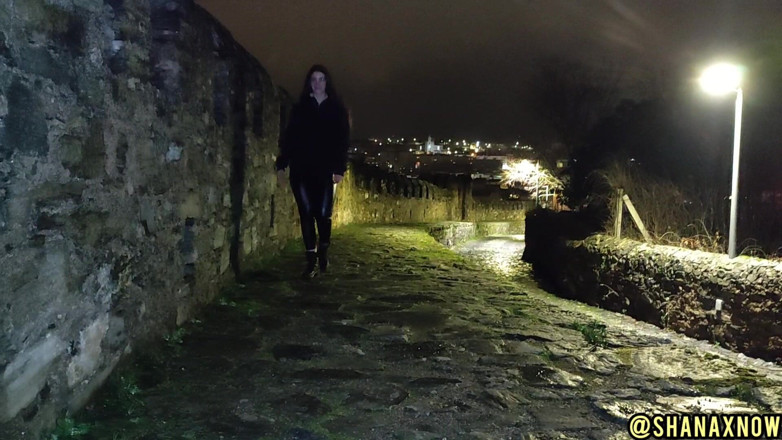 Shanaxnow: Kingdom Castle pijpbeurt, sperma wandelen en plassen