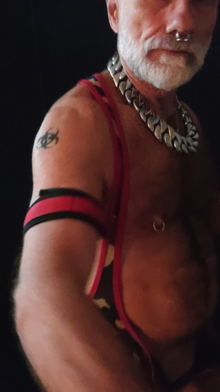 MusclesCigarsFFPig: puting semasa merokok