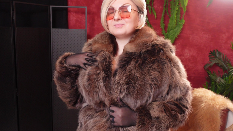 Arya Grander: My Hot Fur Coat Collection - Część 1 - Fetysz MILF