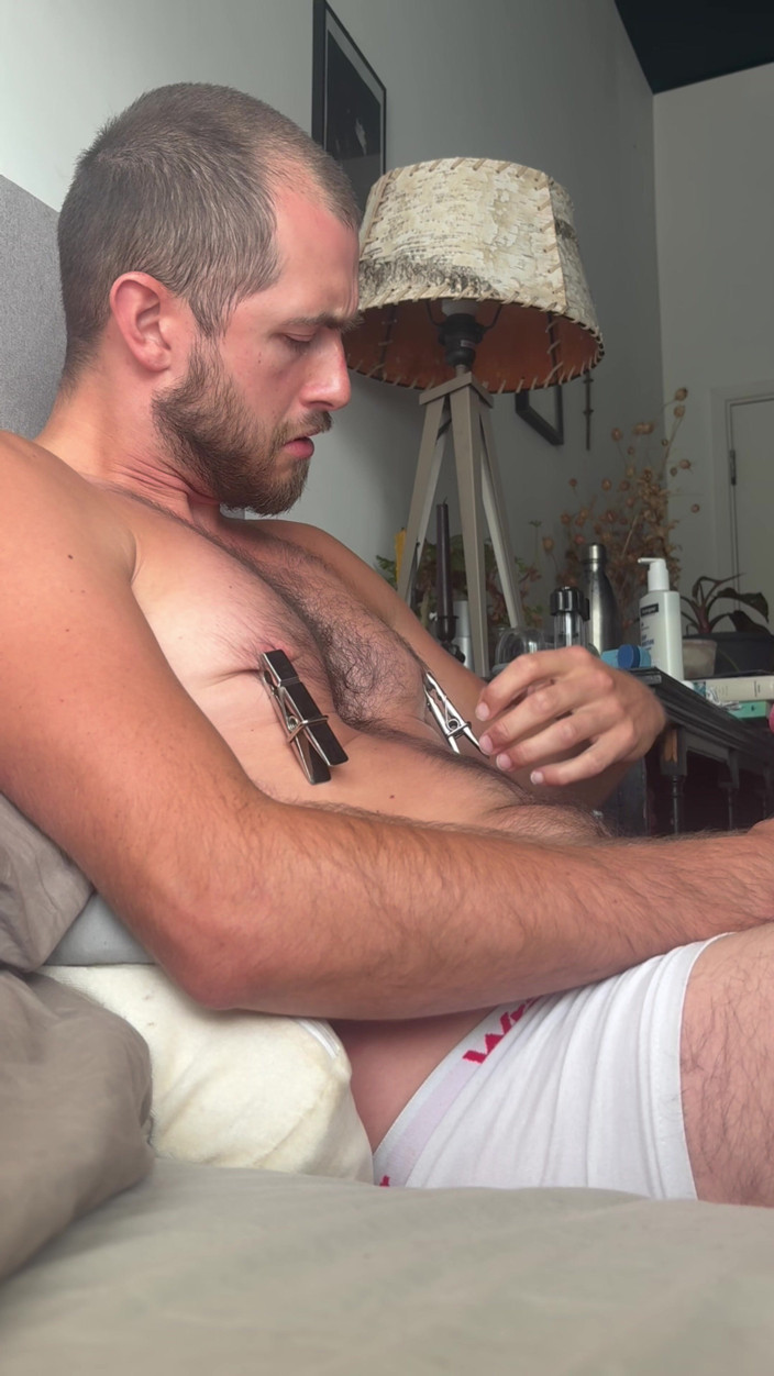 Thickbenjamin: ฉันขย่มควยเอง
