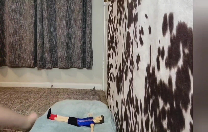 Julia Ryan: Bersenam Kentut