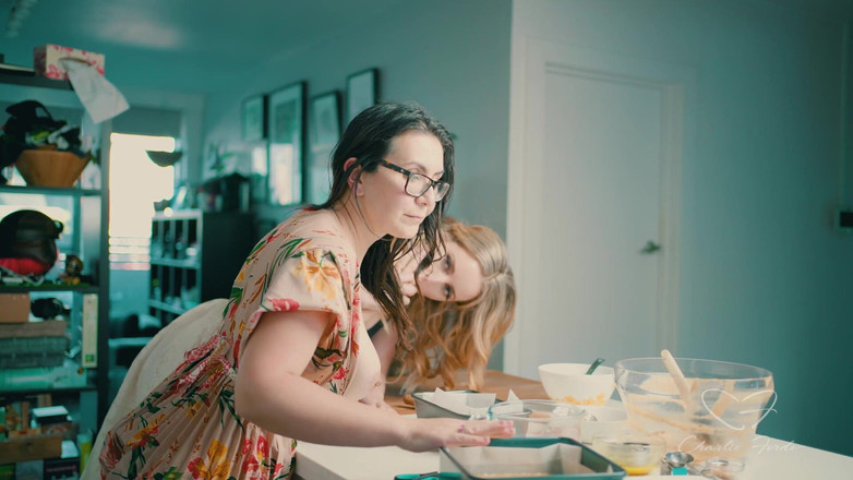 CharlieForde: Bake Me a Cake yang menampilkan Charlie Forde, Chasey Devil