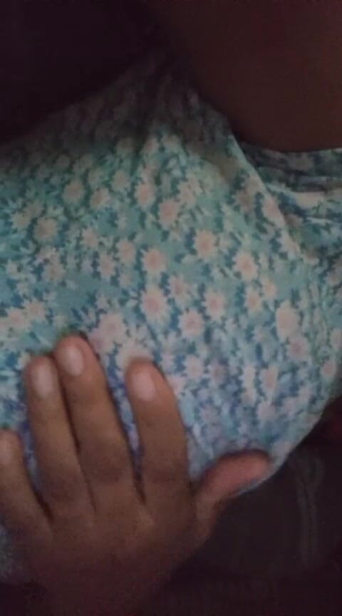 Asian Indian Desi Girlfriend Big Boobs Like Mms Hardcore Fucking and Sensational Foreplay Video with Big Dildo (Anne White)