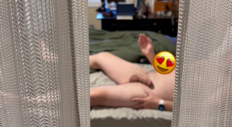 Truridge: Peeping on Uncle Stuck in a Closet