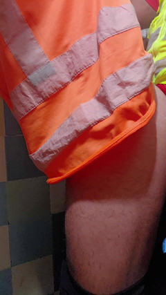 TheBlacKHunterr: 已婚员工在浴室接同事