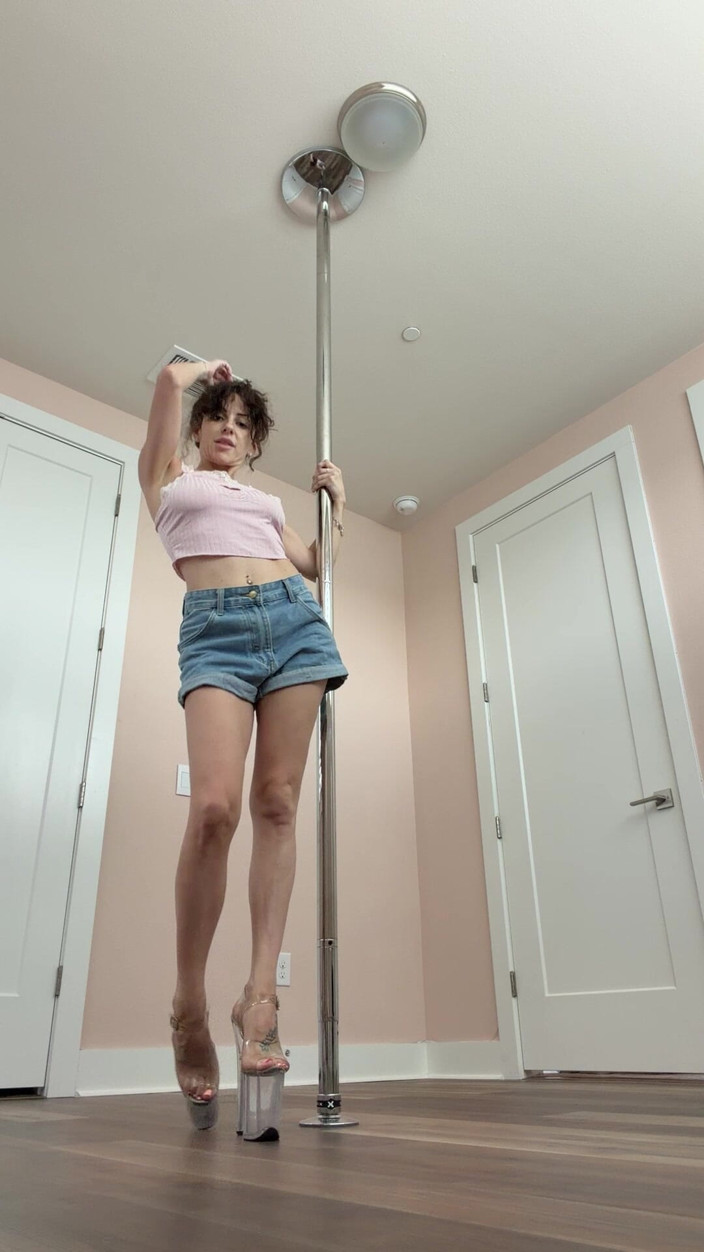 SavvyStar: Havin a Ball Dancing to Oldies