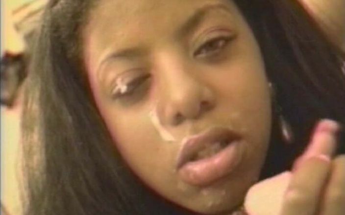 Videos Francaises: Tettona ebano scopata dalla francia si è fatta sborrare in faccia