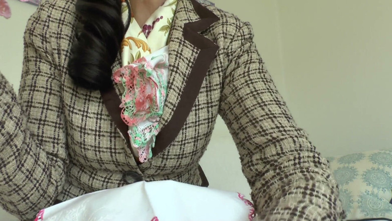 Lady Victoria Valente: 향기로운 손수건 오후, 3부 - 레이디 빅토리아 발렌테