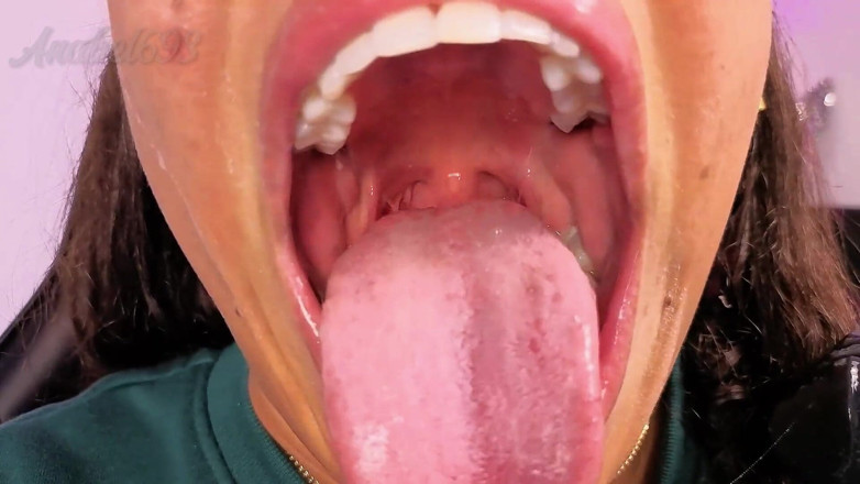 anabel693: Mouth Fetish Uvula Close I Gag on a Hard BBC