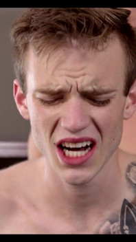 Hot roommate seduces straight friend to fuck - Nextdoorbuddies