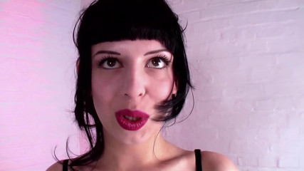 Chubby and horny and more: Una teenager porcellina viene scopata nella sua fica in poV