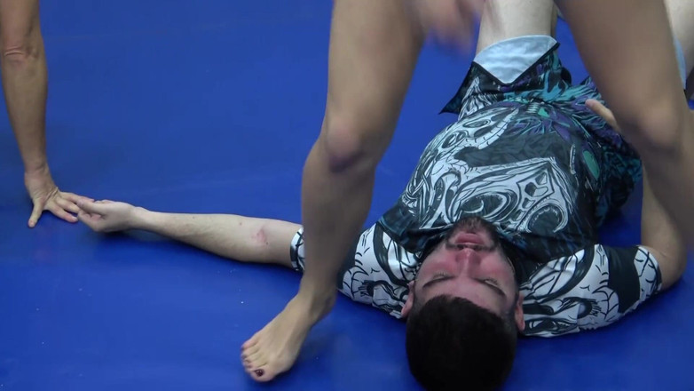 FemDorado: Soutěž v sezení na obličeji s Antschou