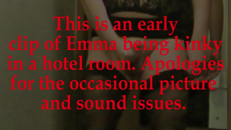 EmmaLeeTV - Nylon Fetish Tranny: Honění na dveřích hotelu