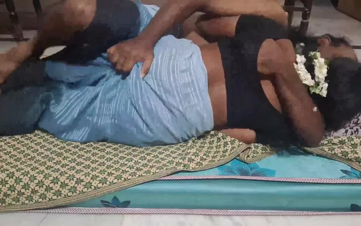 Desi palace: Bhabhi Fucked in Saree