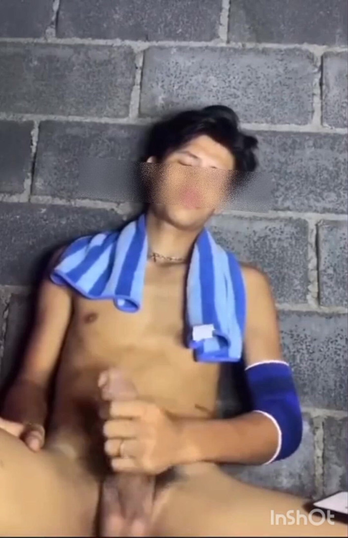 Louswee: Hladká kůže, nezbedná mysl