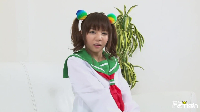 Pure Japanese adult video ( JAV): วัยรุ่นญี่ปุ่นโดนกลุ่มผู้ชายเงี่ยนโกนหีบนโซฟา