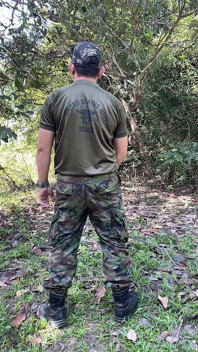 L'arrapata solider thai si masturba e viene al lavoro