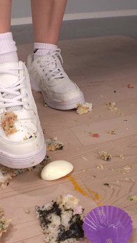 Hinami Ishikawa Playful Food Crush: adidași și șosete Delicios