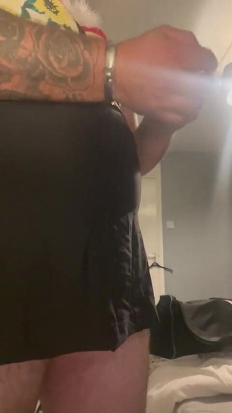 Shaun Cbt: 鸡巴束缚与变装和额外的束缚手铐到衣领与屁股插头 instered