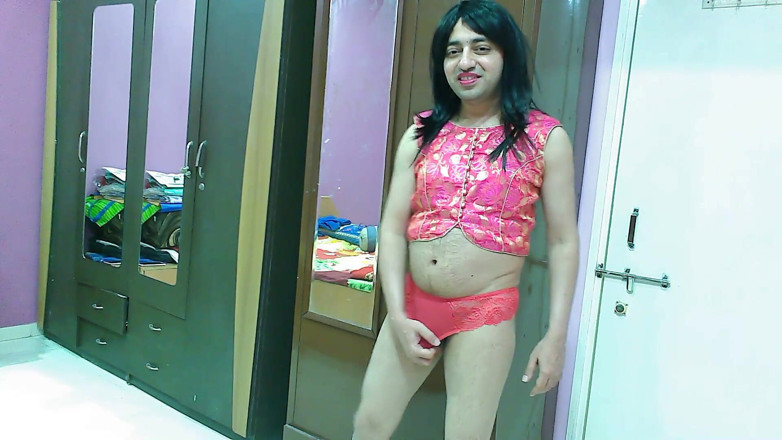 Cute & Nude Crossdresser: Banci seksi crossdresser femboy Sweet Lollipop mencuba seluar dalam dengan...