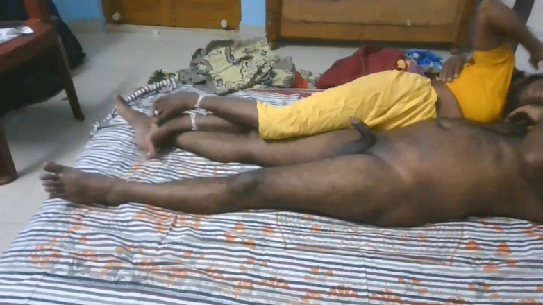 Desi palace: 美丽性感的印度哥硬操 第1部分