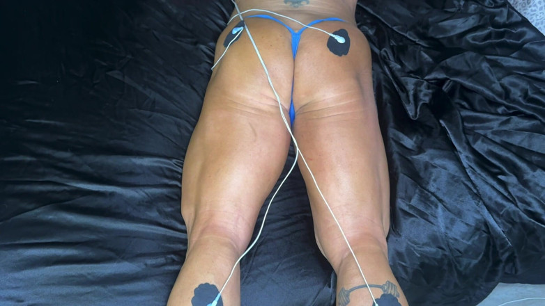 Kandylegsxxx: 肌肉操纵刺激控制我的身体，你控制你的鸡巴