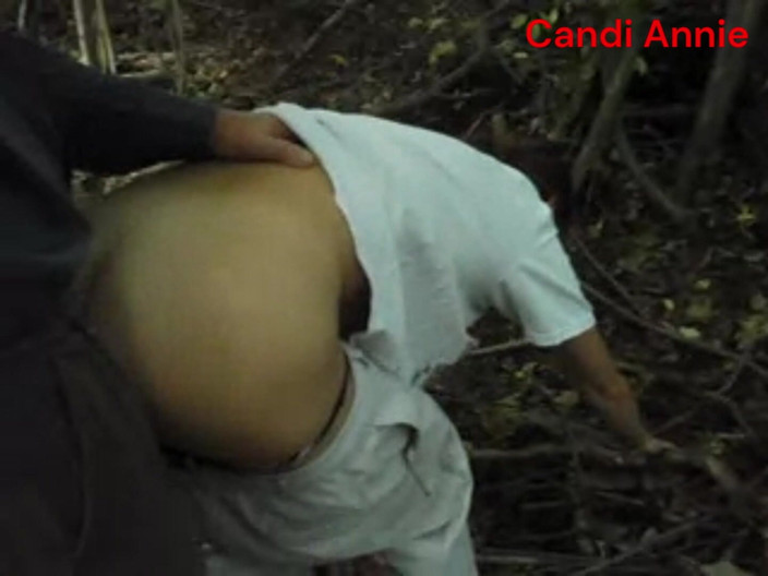 Candi Annie: Pentru coffee break curva sexy Candi Annie se fute cu...