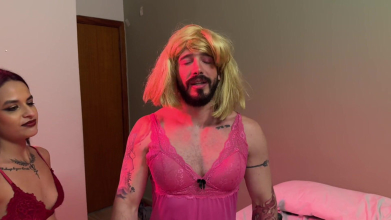 Quente club: Lady MILF ve Rotten Venus, Mr. Velvet'e beklenmedik bir makyaj...