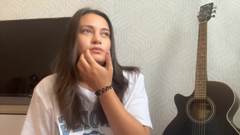 Malati Sex Education: Ce să faci dacă prietena ta are un miros neplăcut...