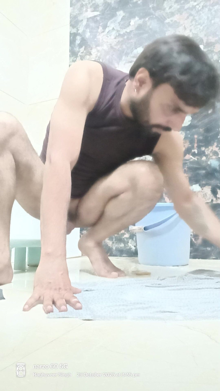 Rajasthani-old-lover: 인도 섹시녀 화장실 청소