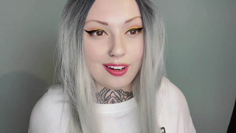 Miss Valentina: Iubita descoperă fetișul tău de chiloți