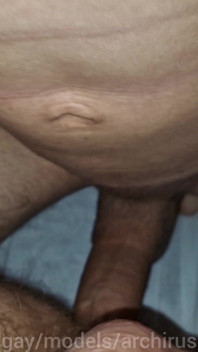 En enorm kuk öppnade min röv och fyllde den med sperma!