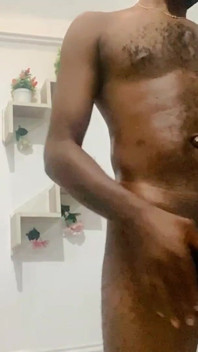 Hunkbashi lastik amcıkla makine gibi tek başına mastürbasyon yapıyor