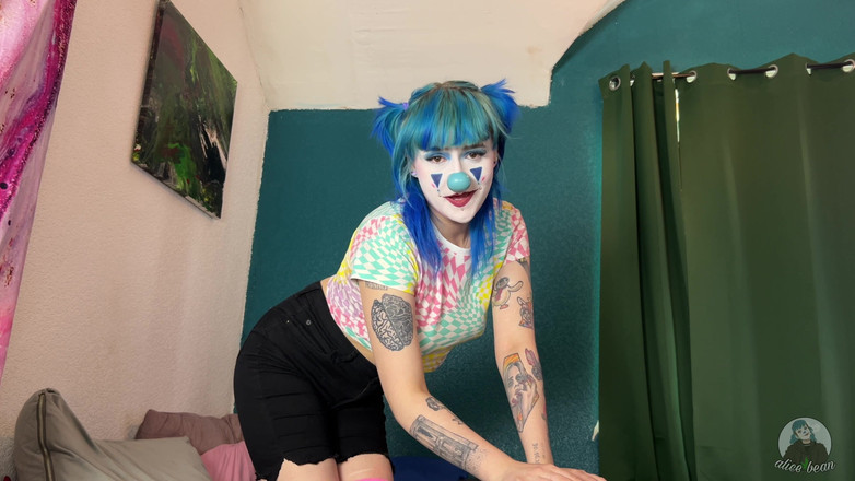 Alice Bean: Piss Cena