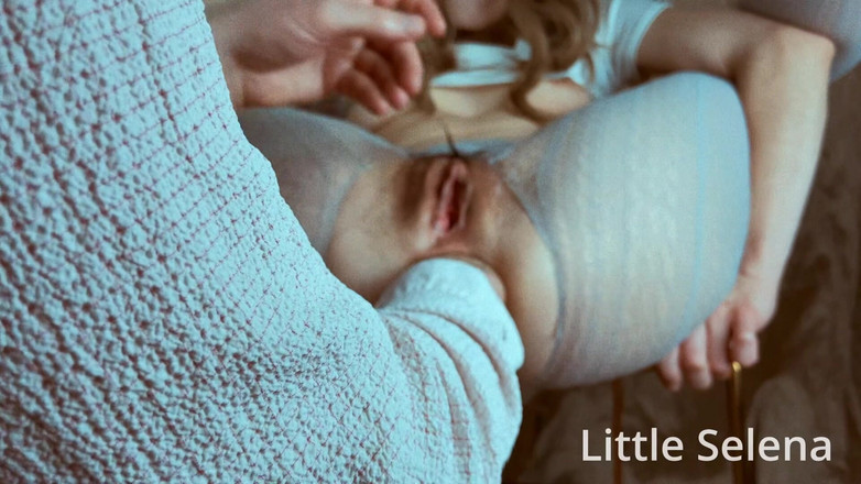 little_selena: Hardcore Anal Fisting i Wypadnięcie z sodą puszką wewnątrz tyłka