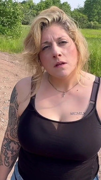 Creampie en jeep avec la belle-mère de mon meilleur ami