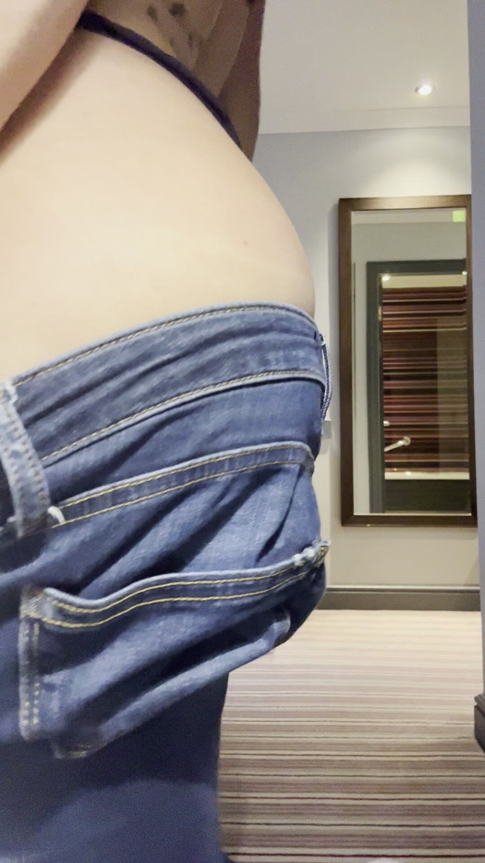 CALLIE ROKS: Špinavé použité ponožky fetiš a uctívání nohou