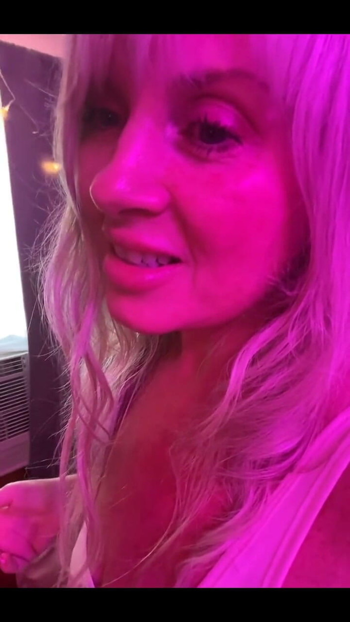 PaintedRose: Film saingan kembar di balik layar, adegan 1 akan segera dimulai.