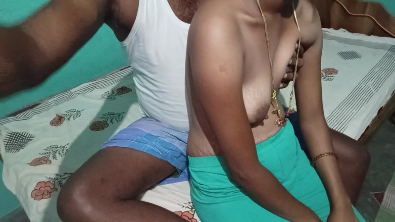 Telugubabhi: देसी विवाहित जोड़ों की बाहर पोशाक के साथ जोरदार चुदाई