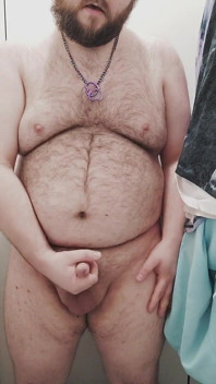 Fat Bear Se Masturba En El Váter Y Se Lame El Semen
