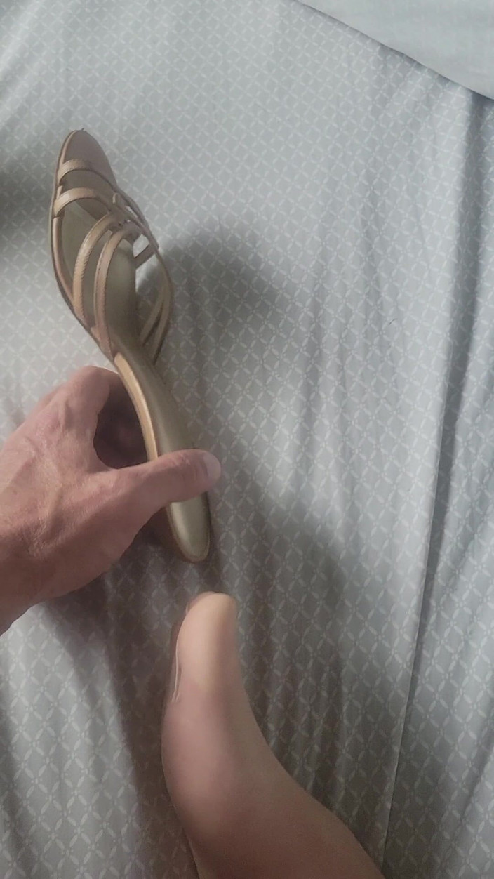 Feet Lover: Nylons, hoge hakken en sperma