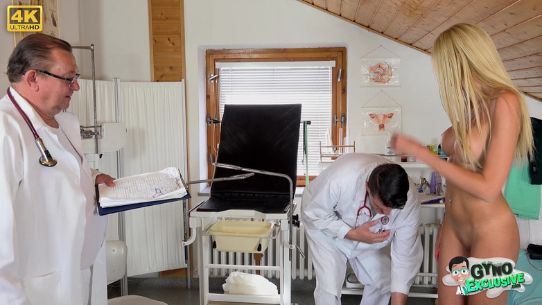 Gyno Exclusive: Силиконовую порнозвезду Anita Blanche раздели догола и осмотрели