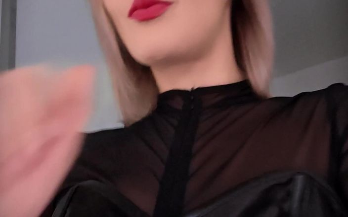 DeesseJulia: Outfit: mein neuer korsett und Nylon-body - herrin julia