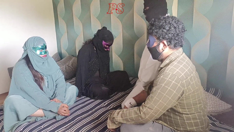 Pstarindia123: Two Muslim Bhabhis Wearing Burqas Got Fucked Together in Forced...