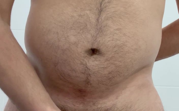 Bear MMM: 若いクマ、大きな腹がついに絶頂