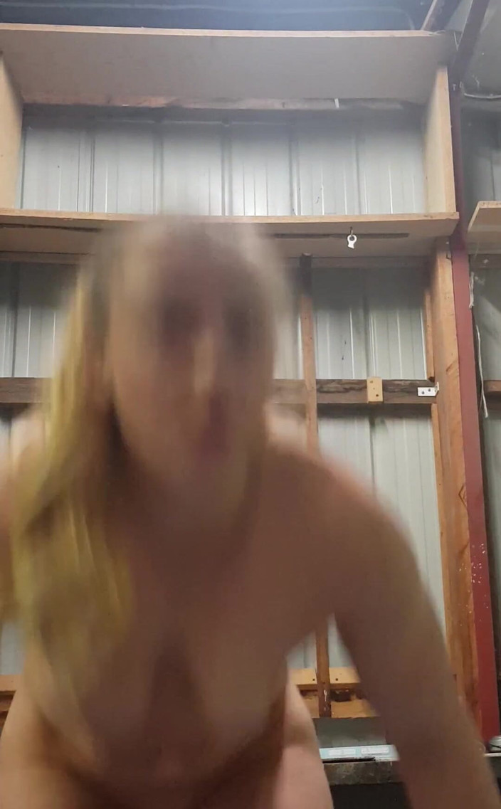 Michellexm: Treningi nagie, Podnoszenie boczne, Bicep Curl