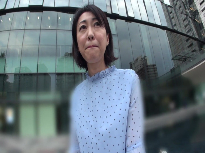MBM3988: 좋은 아내와 현명한 계모 분위기를 가진 60 세의 미시 여자 H067g01 파트 타임 간호 데에서 사랑에 빠진다