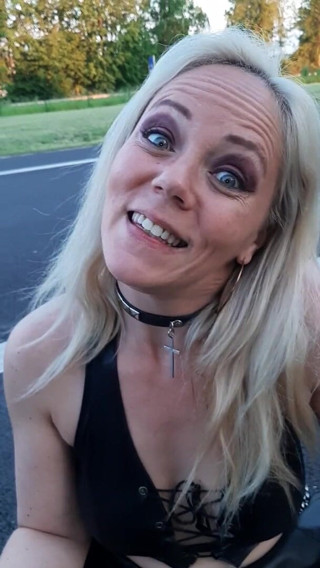 Street porn reality: The pissing road 07