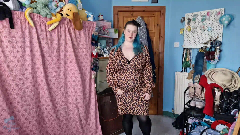Alice_Mayflower_Scottish: Striptiz gösterisi, oyuncak gösterisi ve sakso - solo kız